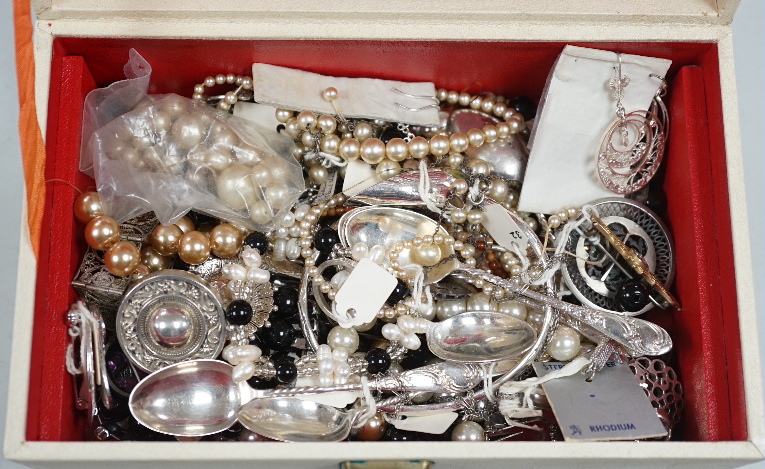 Assorted jewellery, including silver, costume, a 9ct and gem set bar brooch and sundry silver teaspoons.